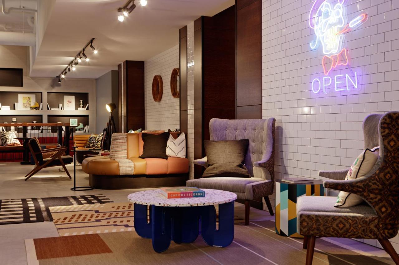 Moxy Richmond Downtown Hotel Exterior foto