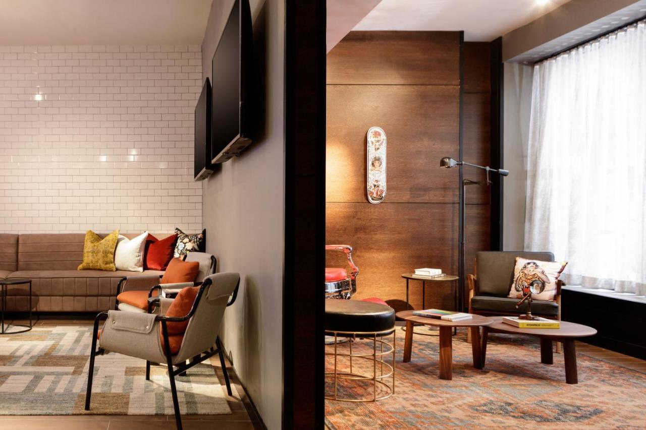 Moxy Richmond Downtown Hotel Exterior foto
